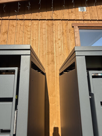 Metāla vienvietīga atkritumu konteinera nojume - Image 9